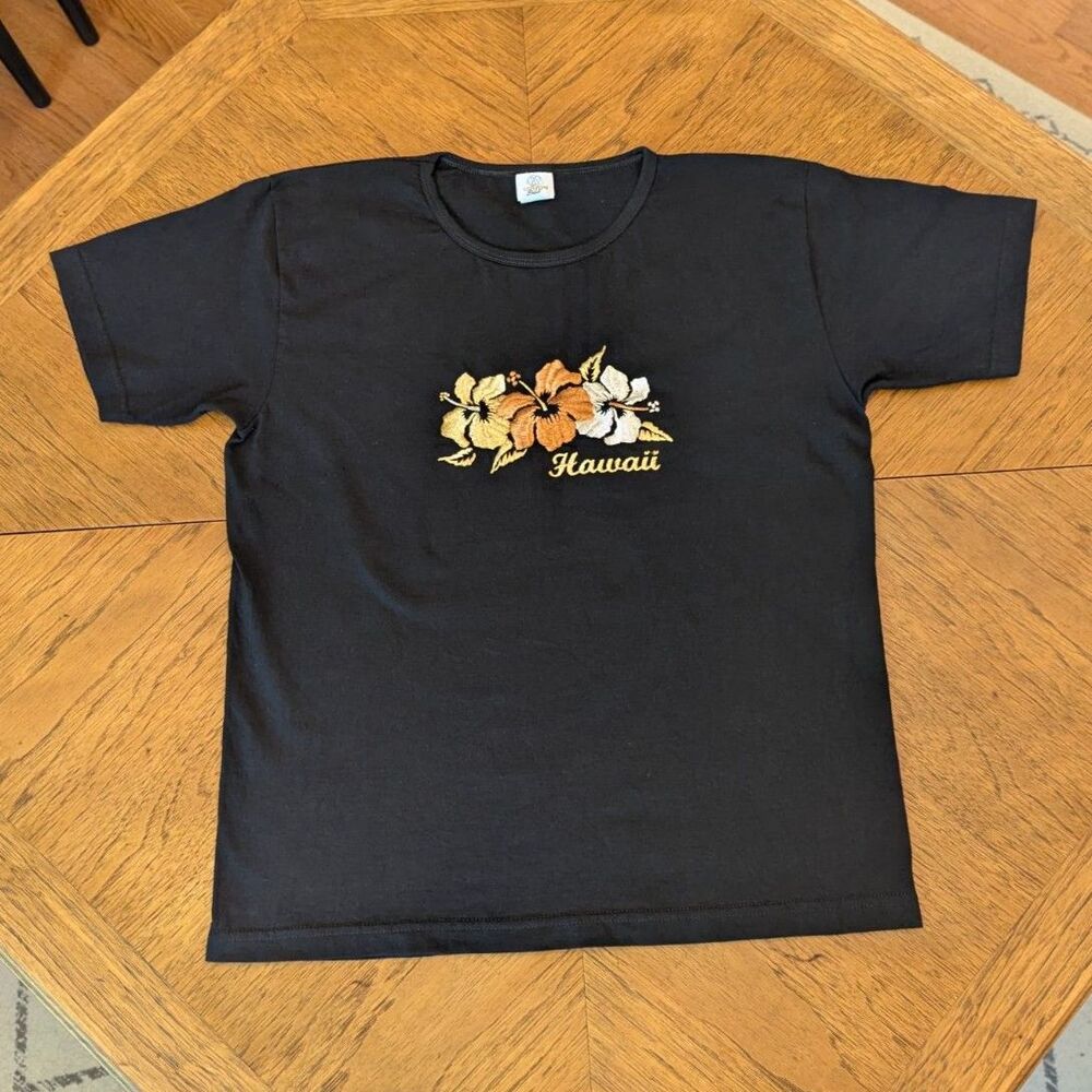 Vintage Cotton Deluxe Hawaii Embroidered Hibiscus Floral T-Shirt Large Black